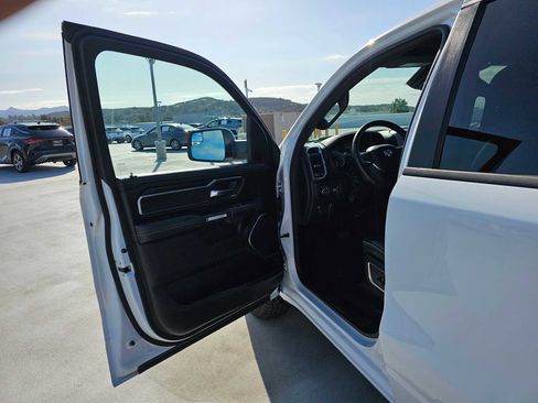 Used 2024 RAM 1500 Laramie AWD/4WD image 19
