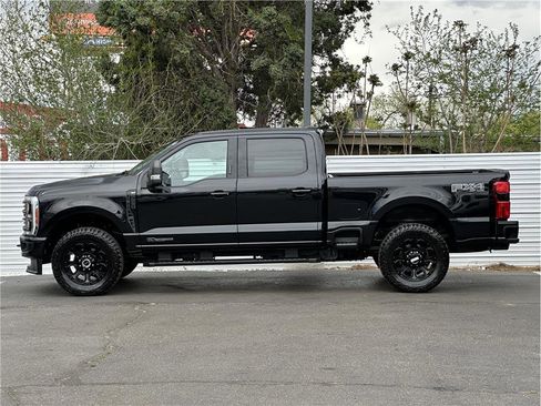 Used 2023 Ford F250 XLT w/ Black Appearance Package AWD/4WD image 13