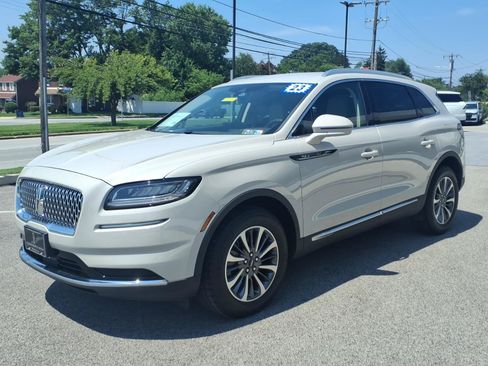 Certified 2023 Lincoln Nautilus AWD w/ Premium Package image 8