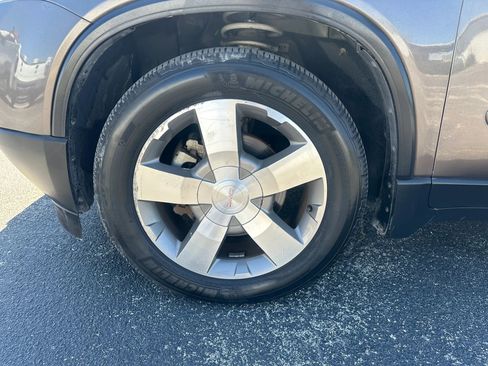 Used 2009 GMC Acadia SLT w/ Visibility Package image 9