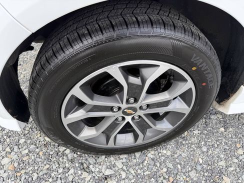 Used 2017 Chevrolet Sonic LT FWD image 13
