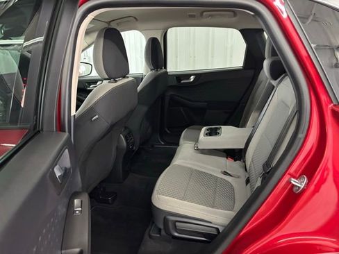 Used 2020 Ford Escape SE image 12