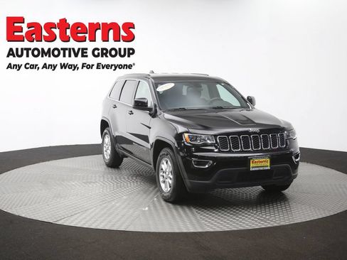 Used 2018 Jeep Grand Cherokee Laredo RWD image 51
