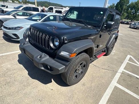 Used 2024 Jeep Wrangler Sport AWD/4WD image 2