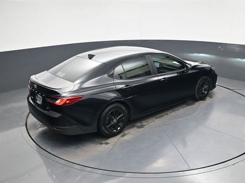 Used 2025 Toyota Camry LE w/ Convenience Package image 31