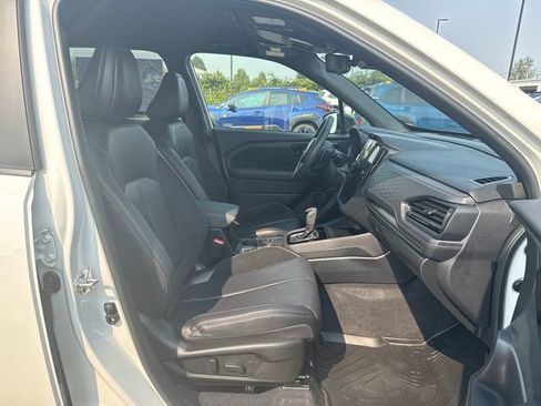 Used 2025 Subaru Forester Touring w/ Popular Package - Touring AWD/4WD image 9