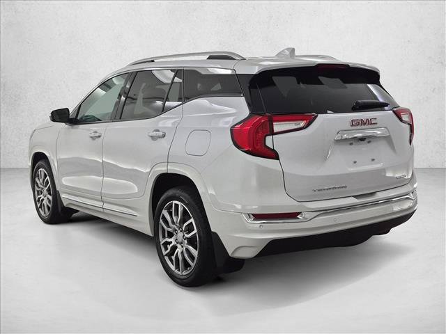 Used 2024 GMC Terrain Denali w/ Denali Premium Package AWD/4WD image 8