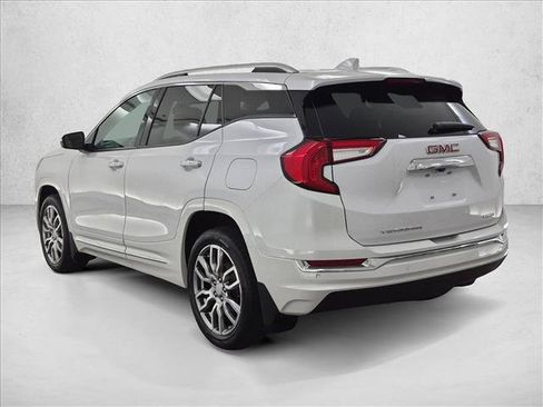 Used 2024 GMC Terrain Denali w/ Denali Premium Package AWD/4WD image 8