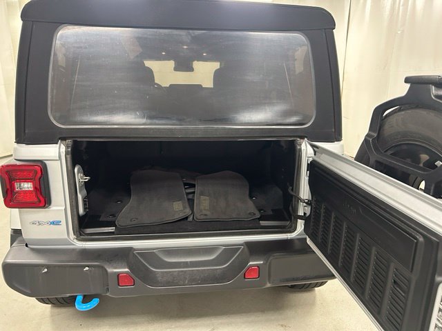 Used 2024 Jeep Wrangler Unlimited Sahara AWD/4WD image 11