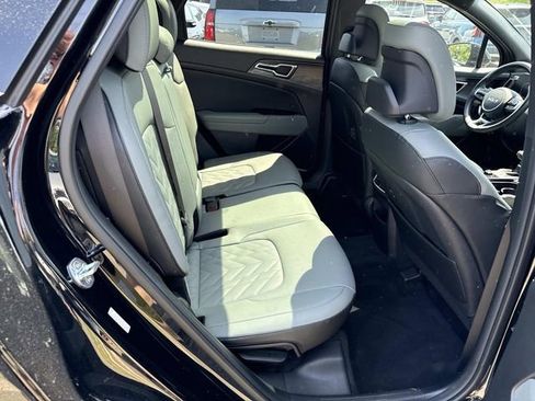 Used 2023 Kia Sportage X-Line w/ X-Line Premium Package AWD/4WD image 11