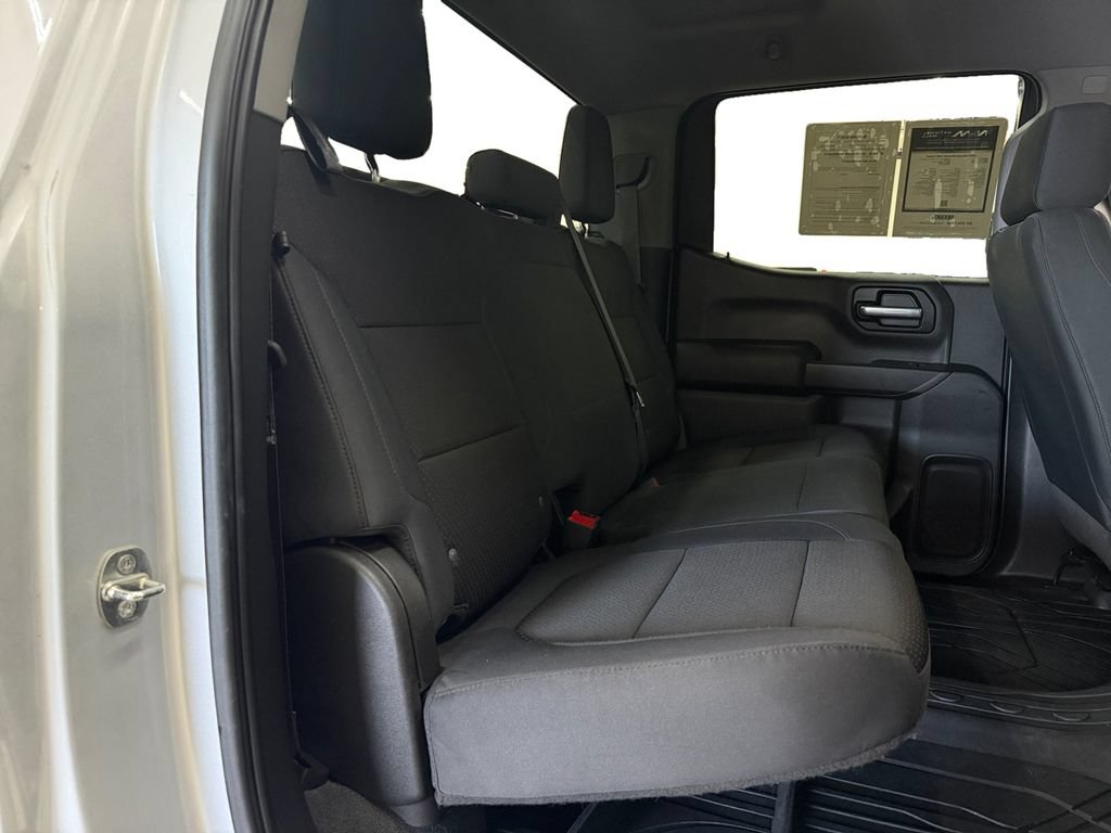 Used 2019 Chevrolet Silverado 1500 Custom w/ Custom Convenience Package RWD image 18