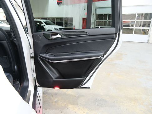 Used 2019 Mercedes-Benz GLS 550 4MATIC w/ Driver Assistance Package image 28