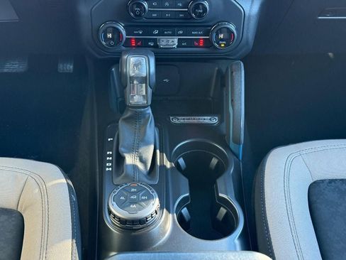 Used 2023 Ford Bronco Wildtrak AWD/4WD image 13