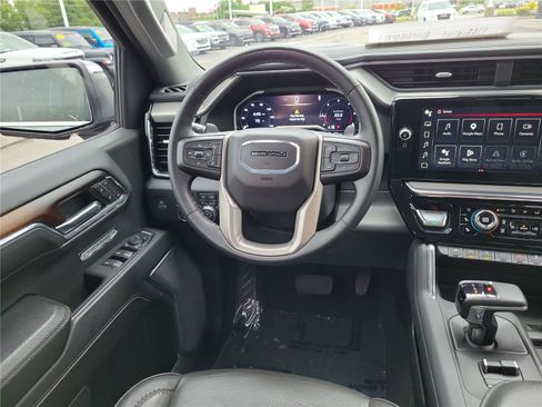 Used 2024 GMC Sierra 1500 Denali w/ Denali Reserve Package AWD/4WD image 11