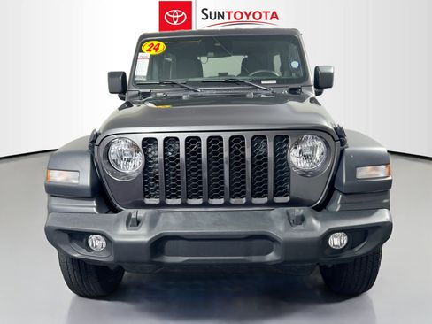 Used 2024 Jeep Wrangler Sport S image 10