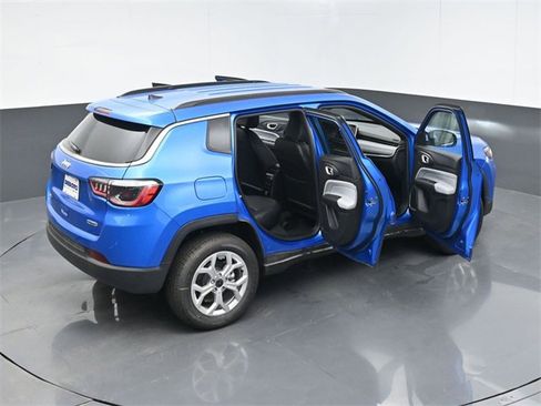 New 2025 Jeep Compass Latitude image 52