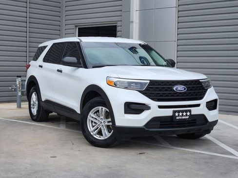 Used 2022 Ford Explorer 4WD image 2