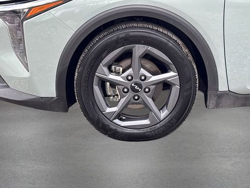 Used 2025 Kia K4 LXS image 12