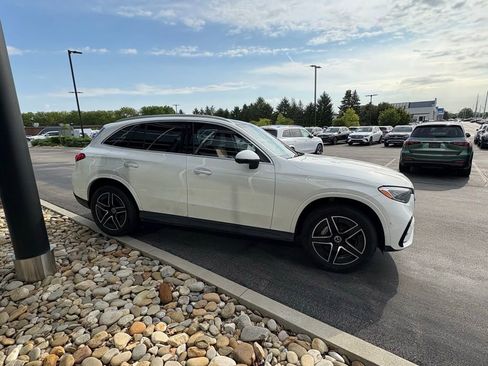 Used 2023 Mercedes-Benz GLC 300 4MATIC image 5