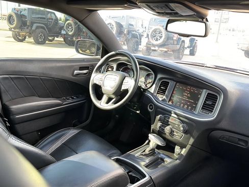 Used 2016 Dodge Charger R/T w/ Plus Group RWD image 75