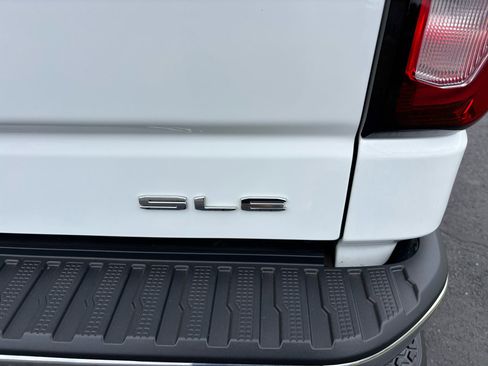 Used 2021 GMC Sierra 1500 SLE image 19
