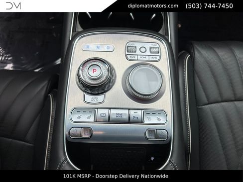 Used 2025 Genesis G90 3.5T image 32