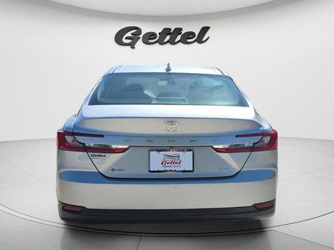Used 2025 Toyota Camry LE image 5