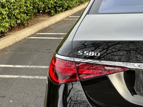 New 2025 Mercedes-Benz S 580 4MATIC Sedan image 21