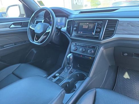 Used 2023 Volkswagen Atlas Cross Sport SE image 16