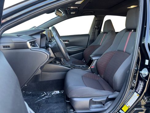 Used 2023 Toyota Corolla SE w/ SE Package FWD image 9