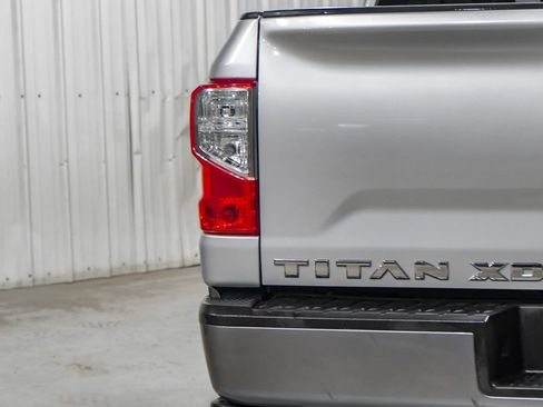Used 2019 Nissan Titan PRO-4X AWD/4WD image 48