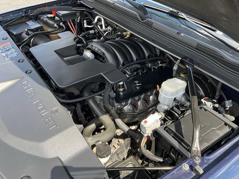 Used 2019 Chevrolet Suburban LT image 38