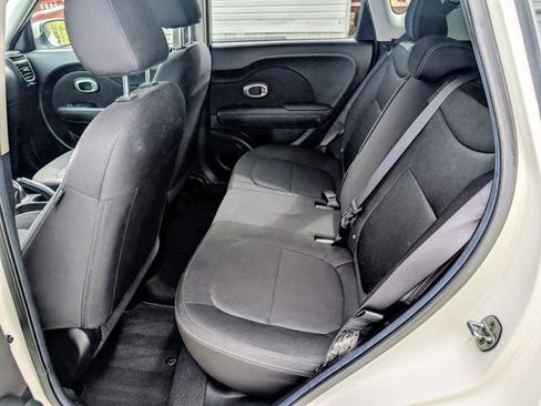 Used 2016 Kia Soul FWD image 7