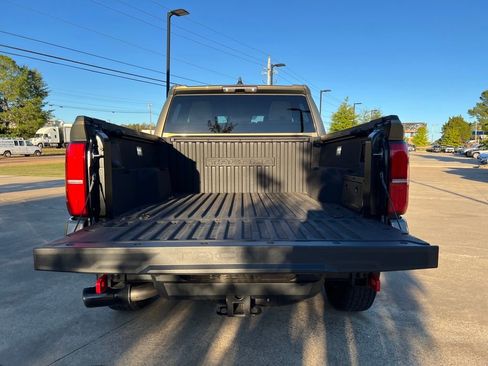 Used 2024 Toyota Tacoma TRD Off-Road image 19