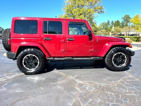 Used 2012 Jeep Wrangler Unlimited Sahara image 13