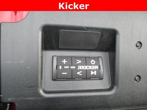 Used 2025 GMC Sierra 1500 AT4X image 15