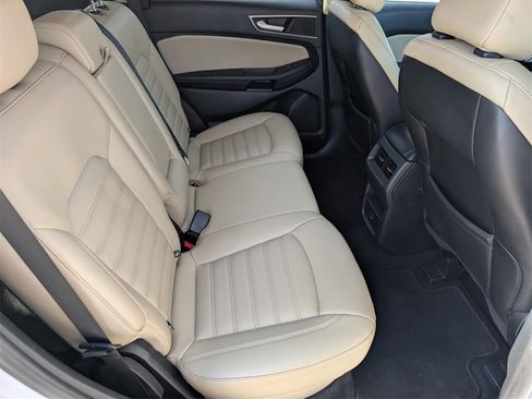 Used 2021 Ford Edge SEL image 28