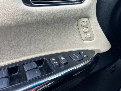 Used 2017 Toyota Avalon Limited FWD image 13
