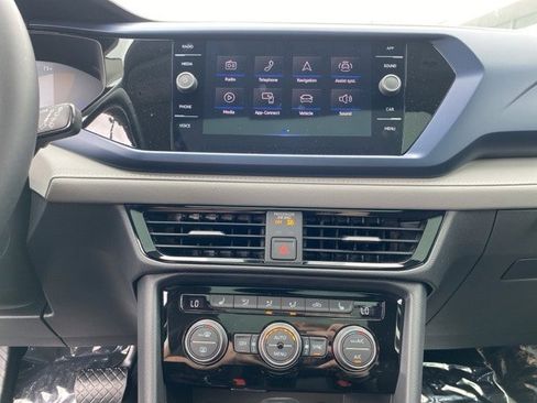 New 2024 Volkswagen Taos SE image 35