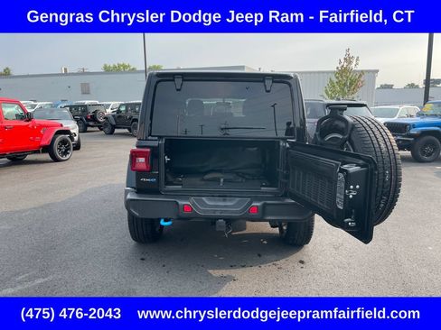 Used 2023 Jeep Wrangler Unlimited Sahara w/ Cold Weather Group AWD/4WD image 27