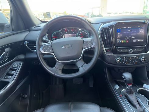 Used 2023 Chevrolet Traverse RS w/ LPO, Floor Liner Package image 17