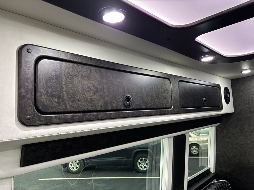 Used 2019 Mercedes-Benz Sprinter 170 w/ Driver Convenience Package image 43