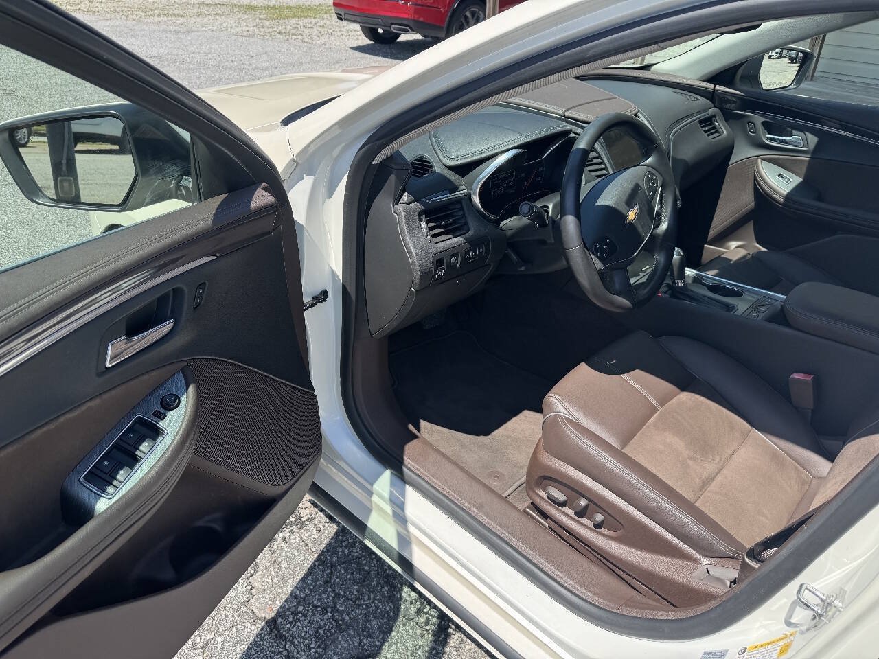 Used 2014 Chevrolet Impala LT w/ Premium Seating Package FWD image 12