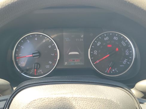 Used 2019 Toyota RAV4 LE FWD image 30