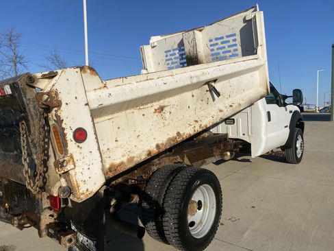 Used 2006 Ford F450 2WD Regular Cab Super Duty image 16