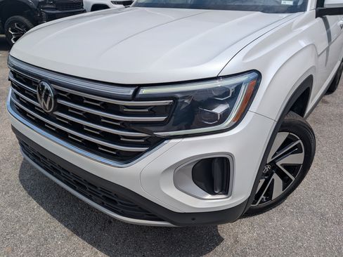 Used 2024 Volkswagen Atlas SEL AWD/4WD image 13