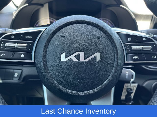 Used 2022 Kia Forte LXS FWD image 5