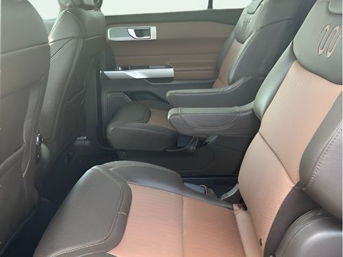 Used 2023 Ford Explorer King Ranch AWD/4WD image 17