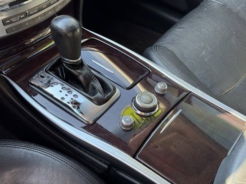 Used 2011 INFINITI M37 w/ Premium Pkg image 18