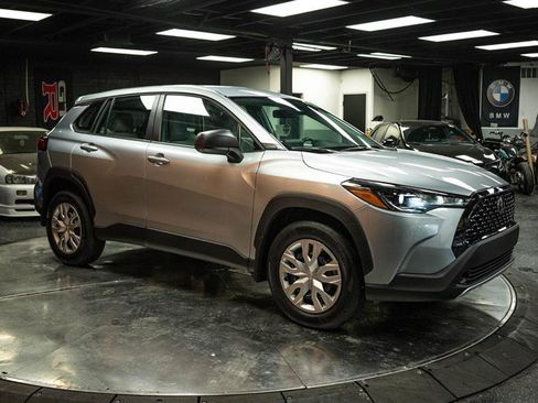 Used 2025 Toyota Corolla Cross L image 5